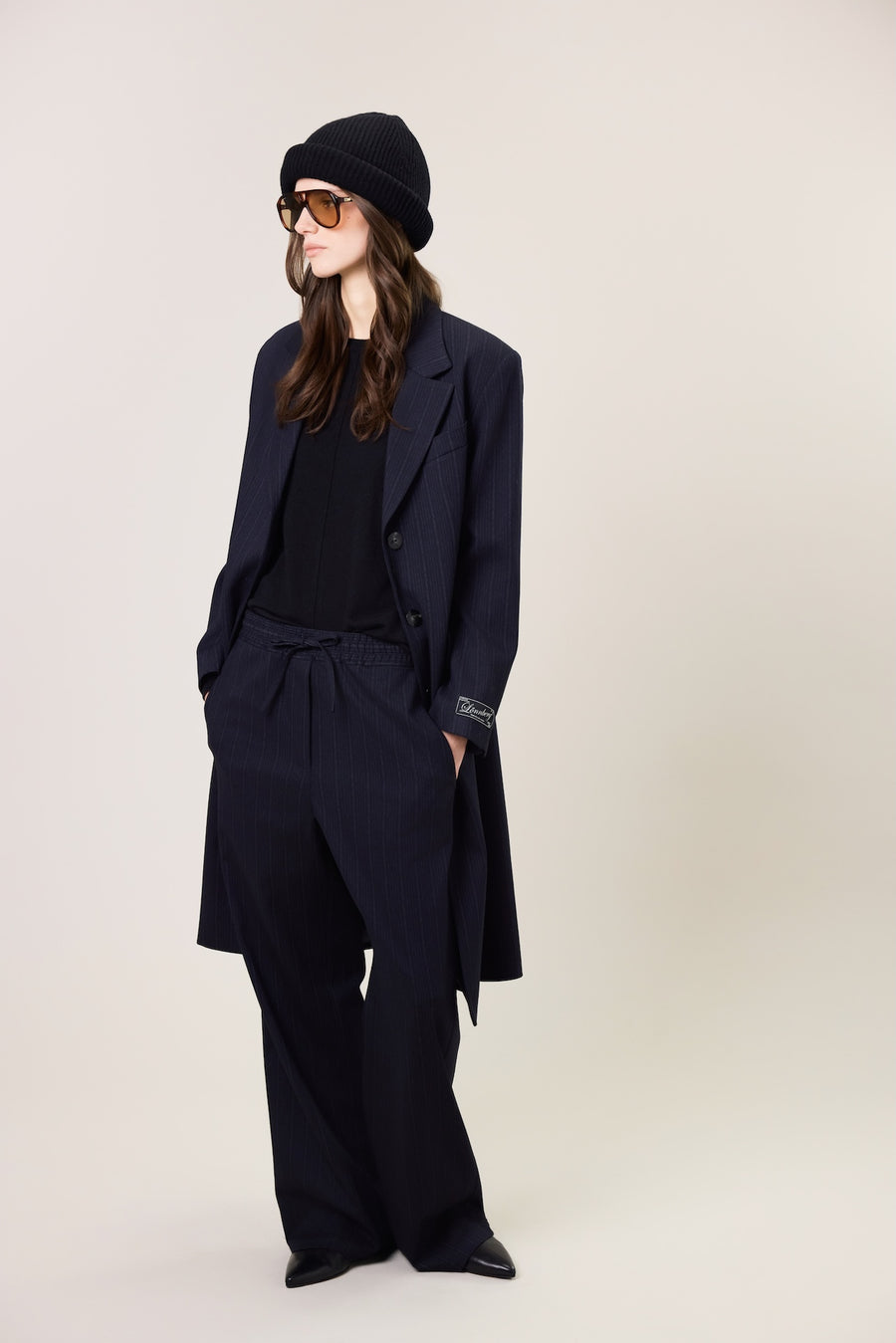 Pull ESTHER Black