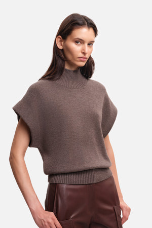 ANNIKA Brown sweater